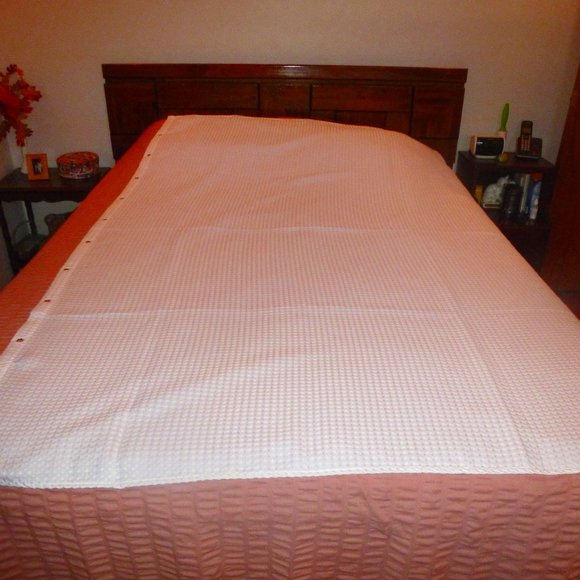 White fabric waffle weave shower curtain - Picture 1 of 4